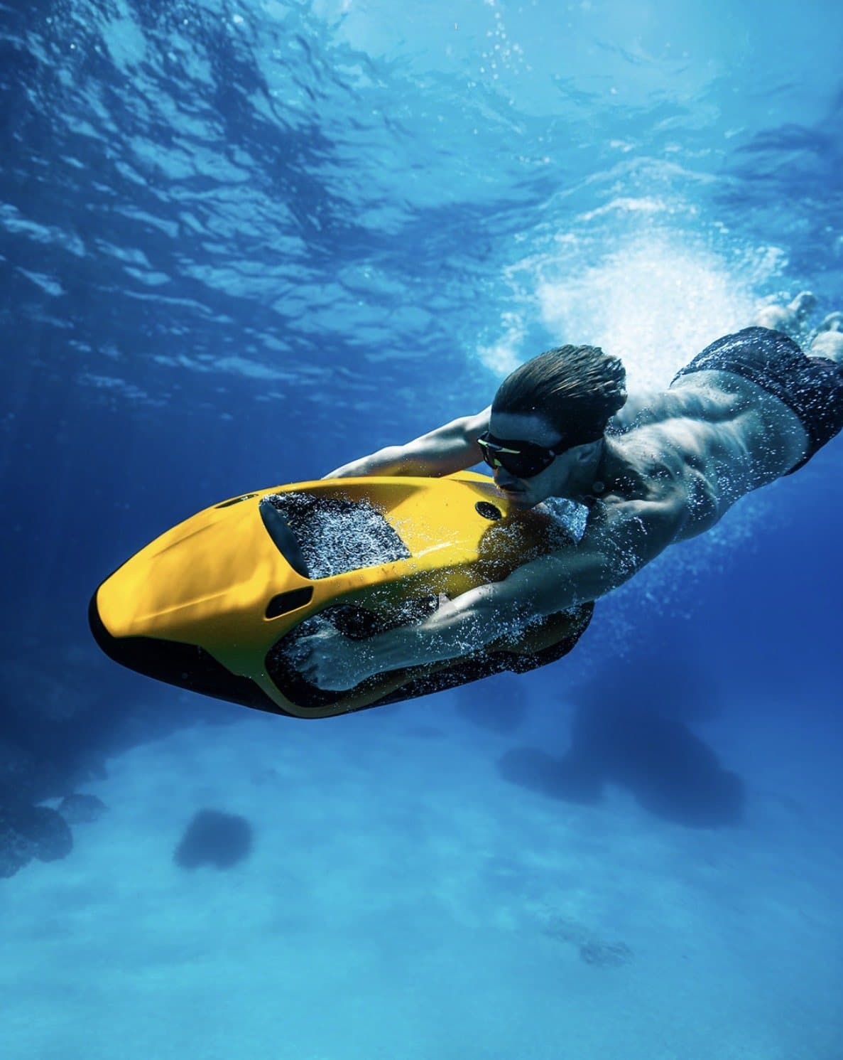 Diver carving underwater on a Seabob